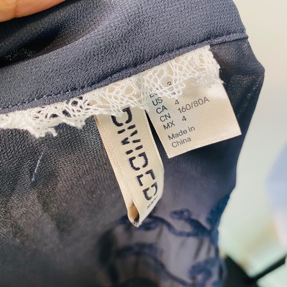 H&M Divided Navy Blue Sheer Kimono Style Embroidered Peacock Top Size 4 - Picture 6 of 8